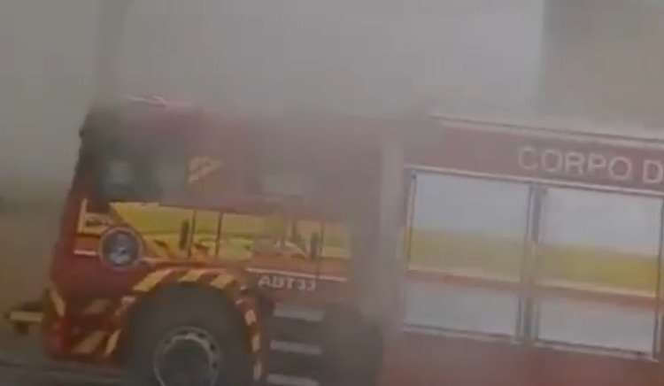 Imagem do incêndio no abrigo em Parintins