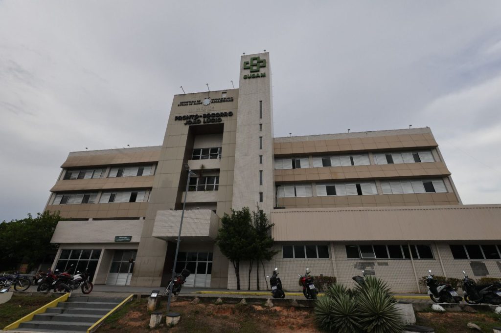 Fachada do Hospital e Pronto-Socorro Dr. João Lúcio Pereira Machado em Manaus