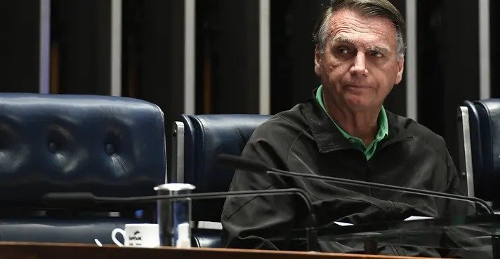 foto do laudo médico da polícia federal sobre jair bolsonaro