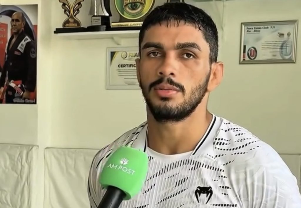 foto do lutador lucas batista se preparando para o evento de mma