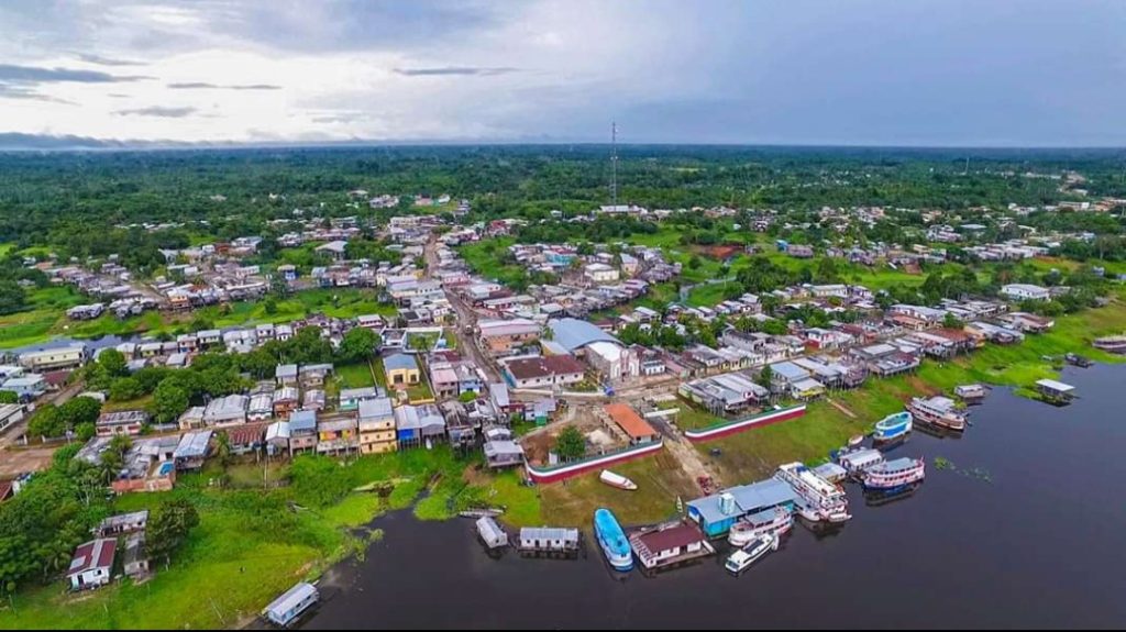 Fachada do Ministério Público do Estado do Amazonas em destaque