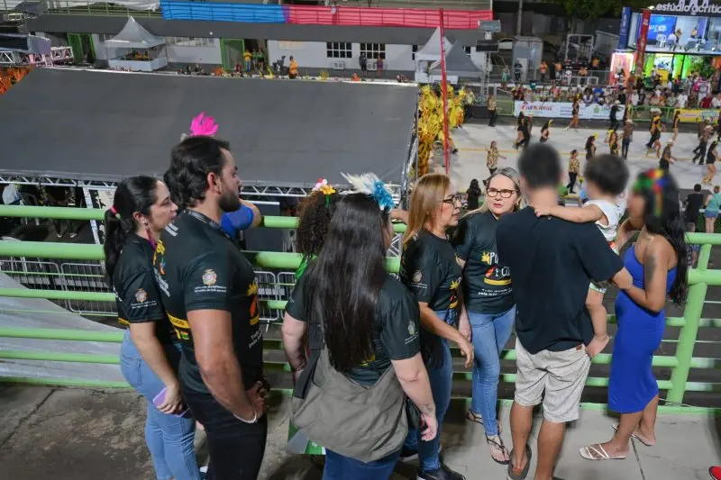Imagem sobre responsabilidade dos pais no carnaval em Manaus