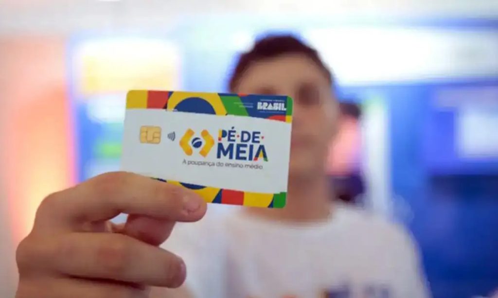 Banner sobre o programa Pé-de-Meia Licenciaturas 2026 do MEC