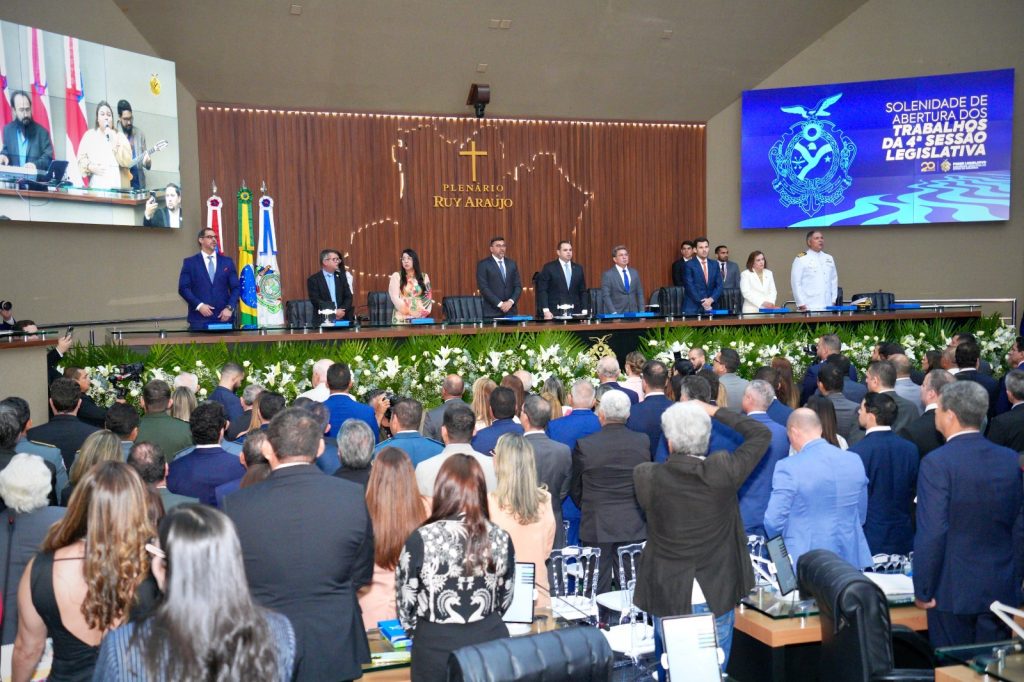 Imagem da abertura do ano legislativo de 2026 na Aleam com Roberto Cidade e Wilson Lima