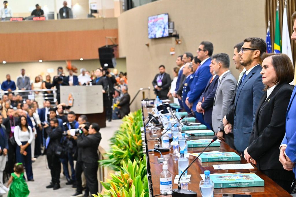 sessão solene de abertura do ano legislativo com a presença da presidente do Tribunal de Contas do Amazonas