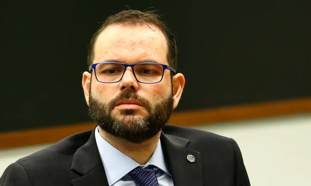 Ministro do TSE durante votação sobre a cassação do senador Jorge Seif