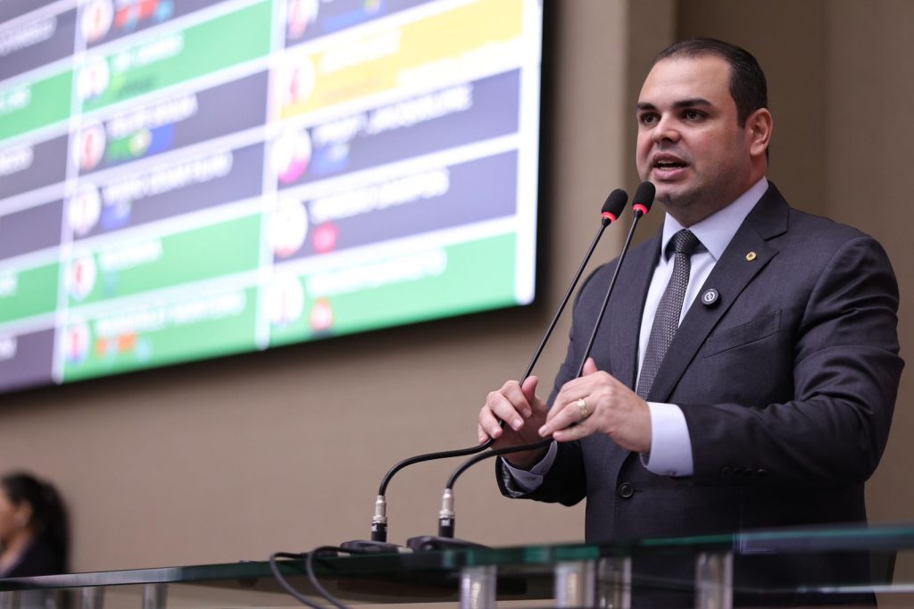 Roberto Cidade apresenta projeto de lei para apoio a entregadores no Amazonas
