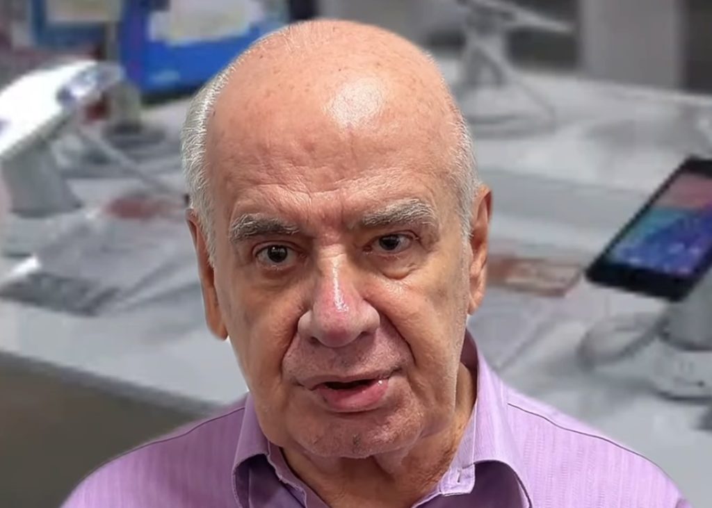 Serafim Corrêa em vídeo defendendo a produção de smartphones na Zona Franca de Manaus