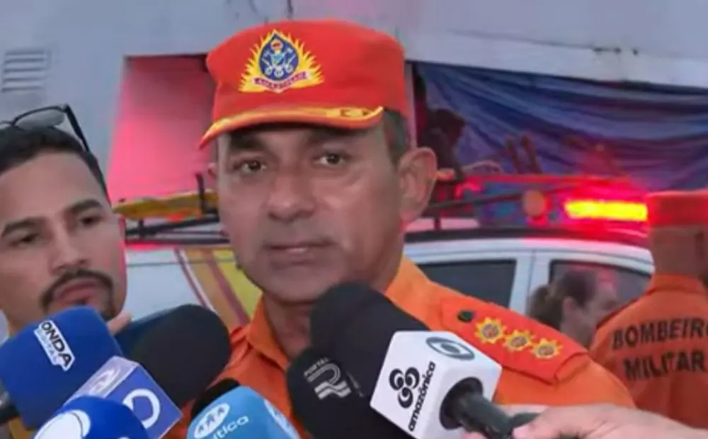 coletiva de imprensa sobre naufrágio em manaus