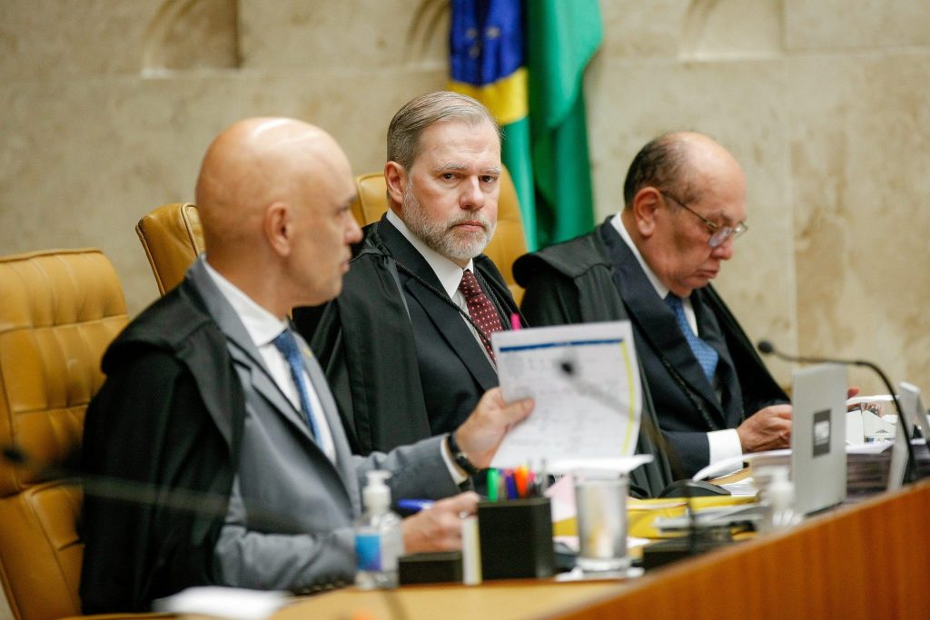Reunião secreta entre ministros do STF