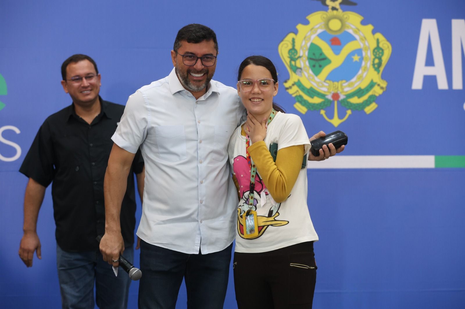 Governador Wilson Lima entrega óculos em mutirão oftalmológico