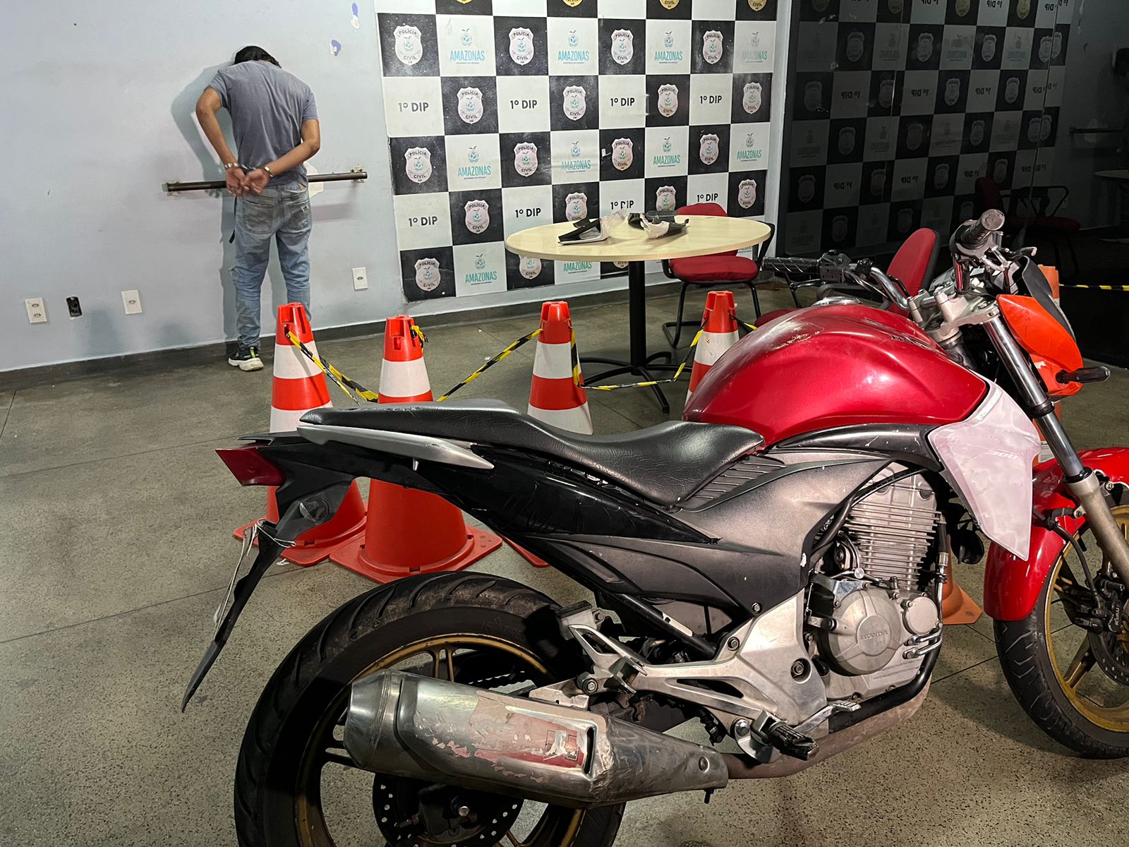imagem da ação policial sobre roubo de motocicleta em manaus