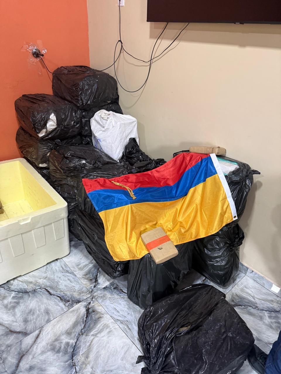polícia civil do amazonas apreende skunk e prende criminosos