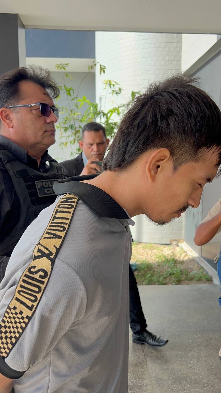 Policiais civis da DEHS durante operação para prender suspeitos do assassinato do professor Davi Said Aidar da Ufam em Manaus.