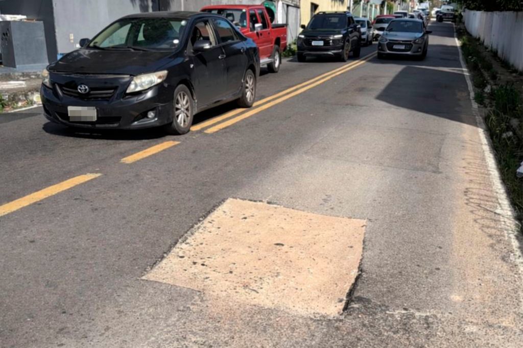 Fiscalização da Ageman em obras de asfalto da Águas de Manaus.