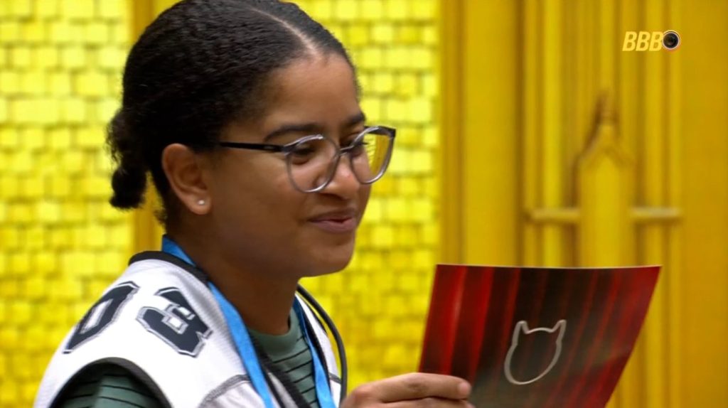 Milena comemora vitória na Prova do Anjo do Big Brother Brasil 26