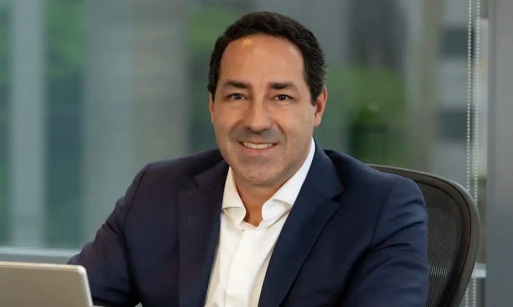 Sede do Grupo Fictor e foto do CEO Rafael de Gois envolvido na Operação Fallax da Polícia Federal