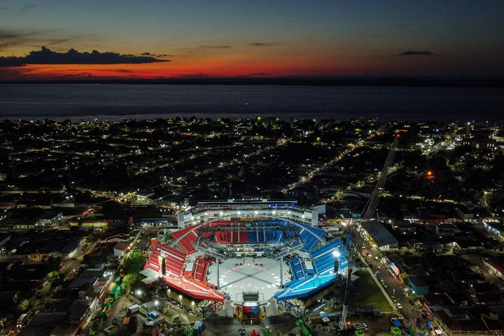 Vista aérea do Bumbódromo em Parintins preparado para o festival dos bois bumbás