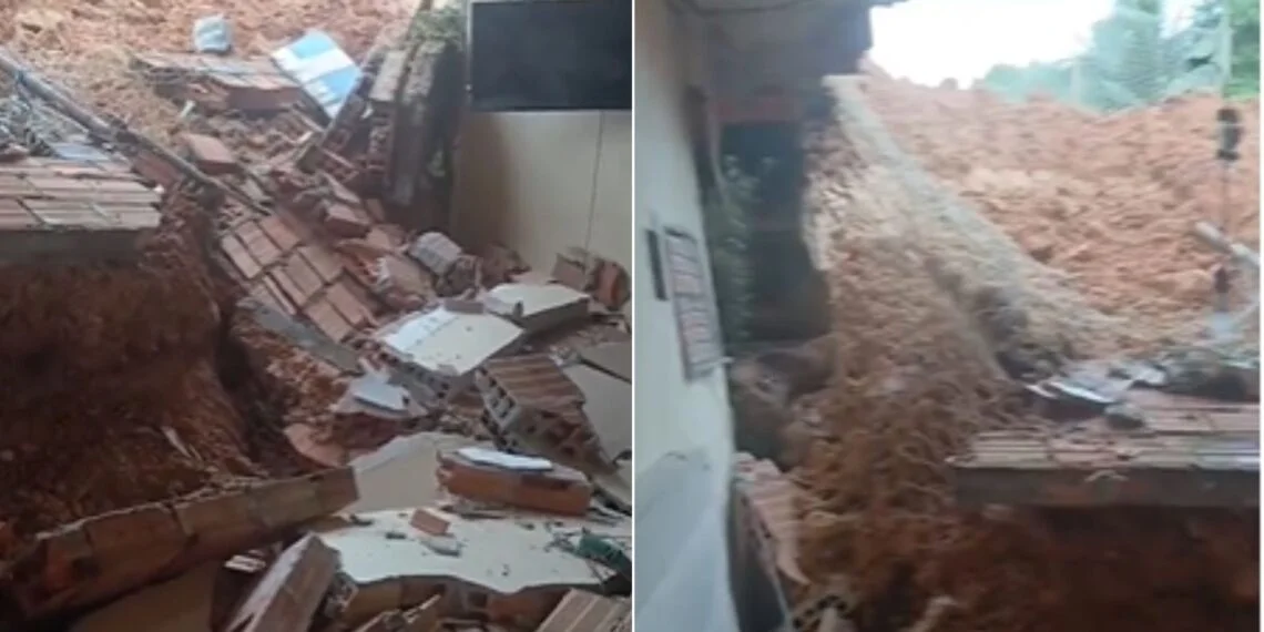 Rua alagada em Manaus devido às fortes chuvas que causaram dezenas de ocorrências na cidade.