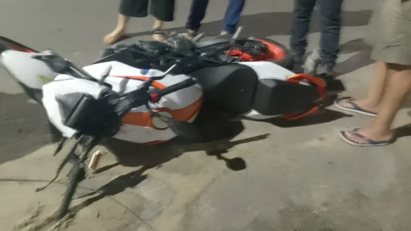 destroços de motos após colisão fatal na rua álvaro maia em itacoatiara amazonas