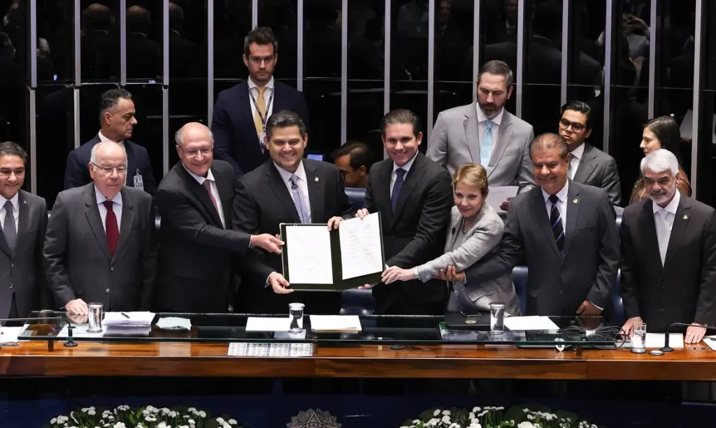 Sessão solene no Congresso Nacional para a promulgação do acordo de livre comércio entre Mercosul e União Europeia.