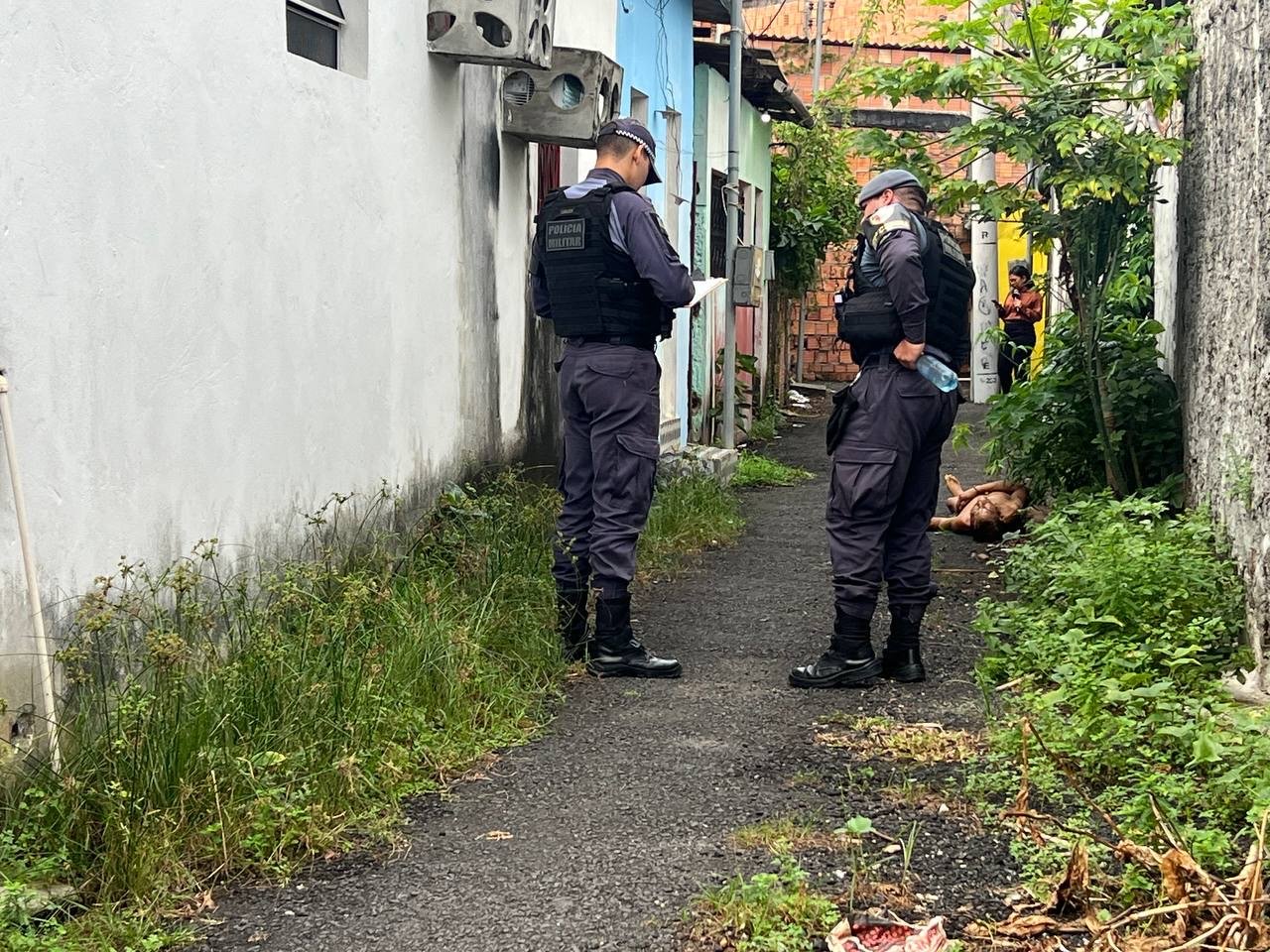 Local de crime isolado pela polícia no bairro Coroado zona leste de Manaus