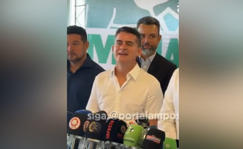 Prefeito David Almeida anuncia renúncia ao cargo em Manaus para candidatura ao governo do Amazonas.
