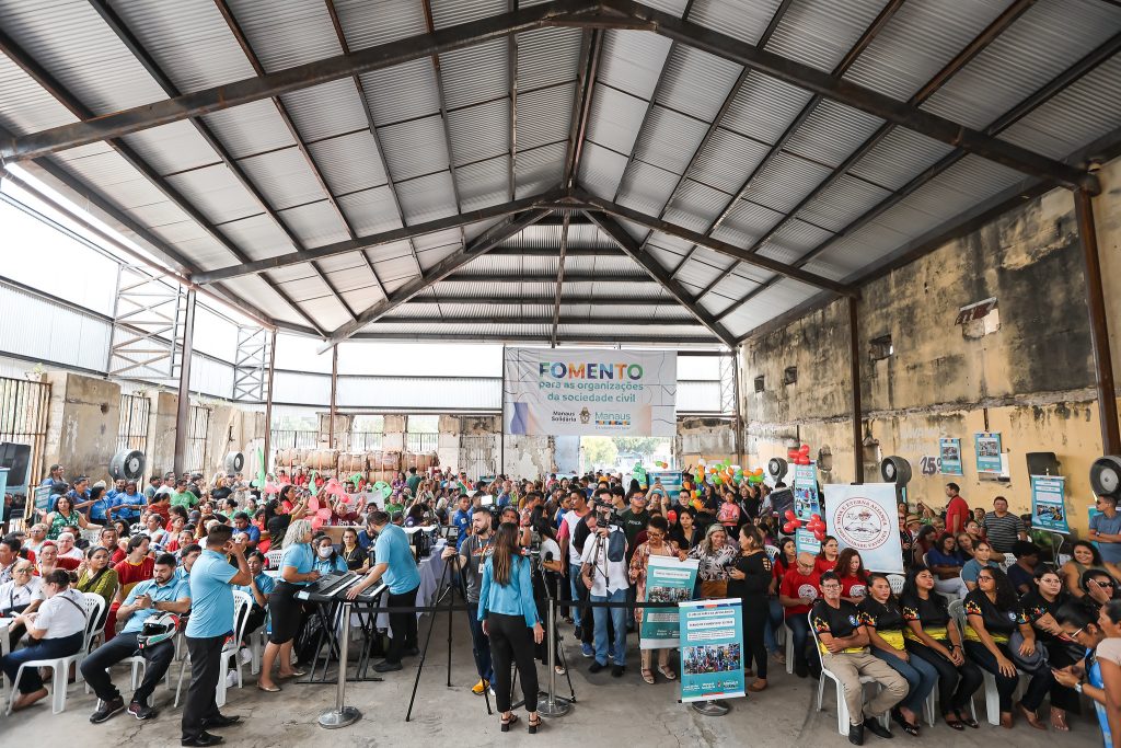 Prefeito David Almeida durante o lancamento do edital de apoio a projetos sociais do Fundo Manaus Solidaria