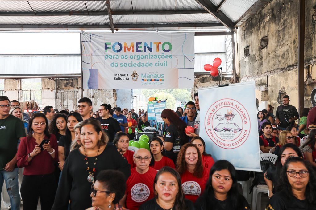 Prefeito David Almeida durante o lancamento do edital de apoio a projetos sociais do Fundo Manaus Solidaria