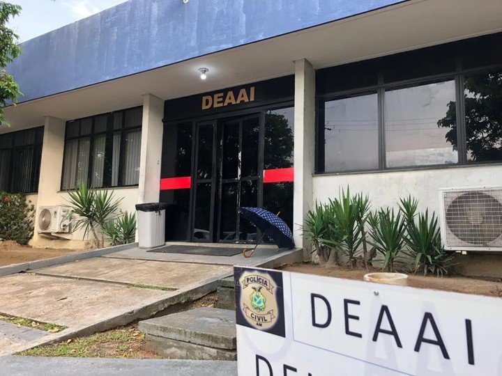 Fachada da Delegacia Especializada em Apuração de Atos Infracionais DEAAI em Manaus