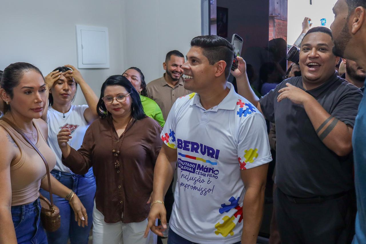 Deputado Mário César Filho e prefeito Emerson Melo durante inauguração de obras em Beruri e Vila Araújo.