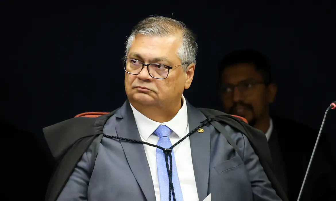 Ministro Flávio Dino em sessão do Supremo Tribunal Federal sobre regras de transparência para emendas parlamentares.