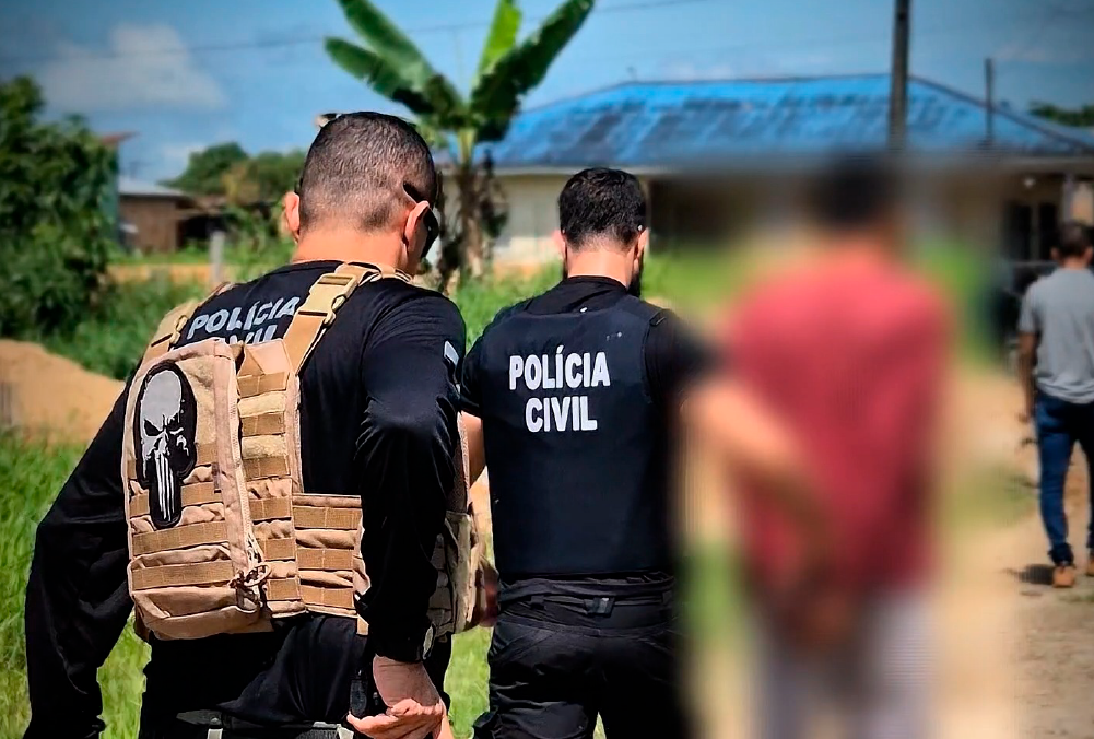 Agentes da Polícia Civil do Amazonas em operação de prisão contra suspeitos de crimes sexuais em Tabatinga