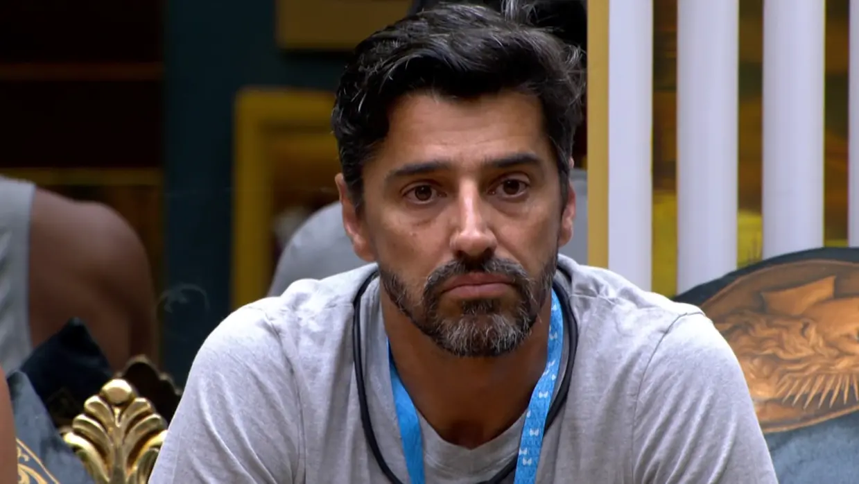 Breno do bbb 26 indicando alberto cowboy ao paredão durante o programa ao vivo com tadeu schmidt