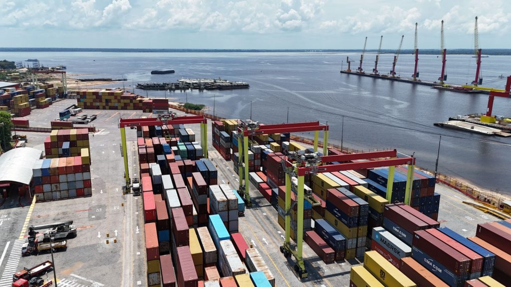 polo industrial de manaus representando o crescimento da economia do amazonas em 2025