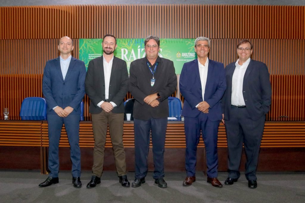 Executivos e representantes de empresas reunidos em evento sobre investimentos na Zona Franca de Manaus.