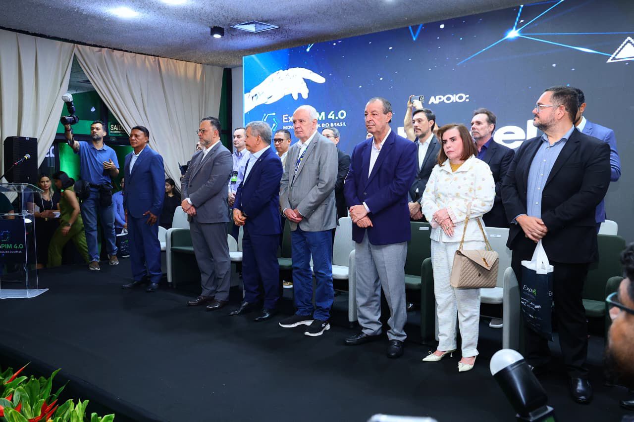 Yara Amazônia Lins e autoridades na cerimônia de lançamento da ExpoPIM 4.0 em Manaus