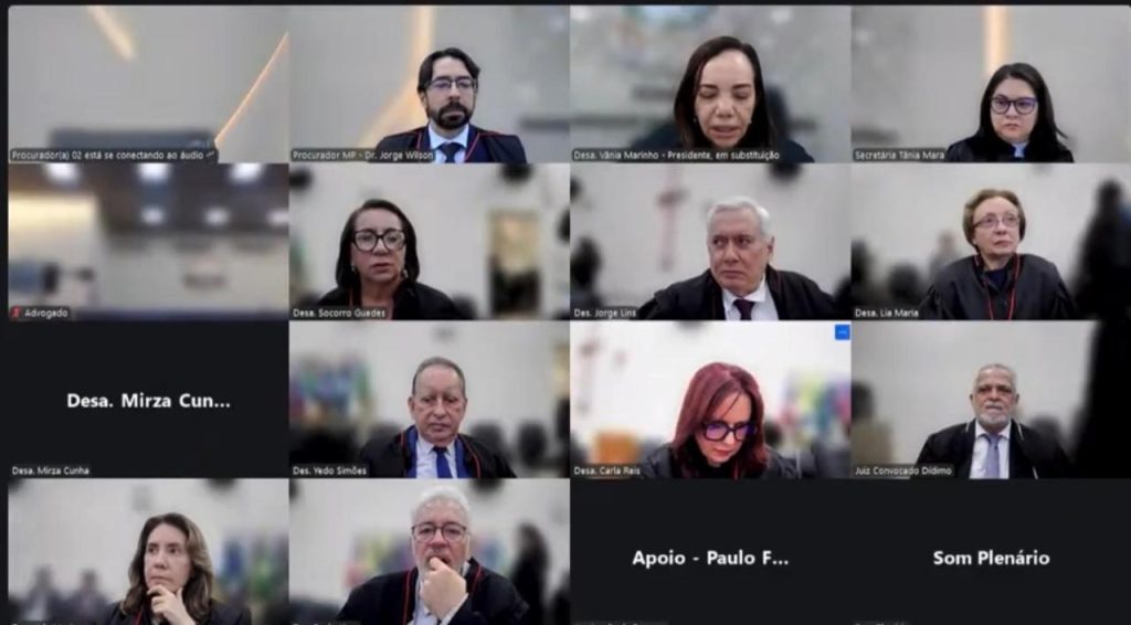 Plenário do tribunal de justiça do amazonas tjam vazio após suspensão de sessão por falta de quórum