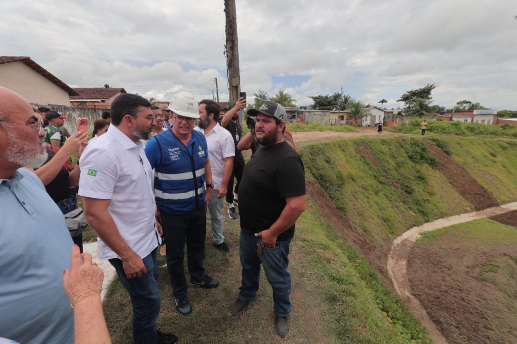 Governador Wilson Lima visita obras de infraestrutura e saúde no município de Rio Preto da Eva