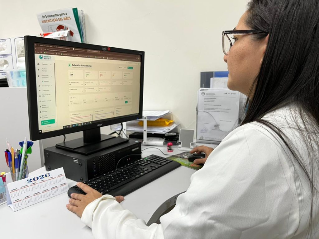 Profissionais de saúde e sistema infectoassist no hospital platão araújo em manaus