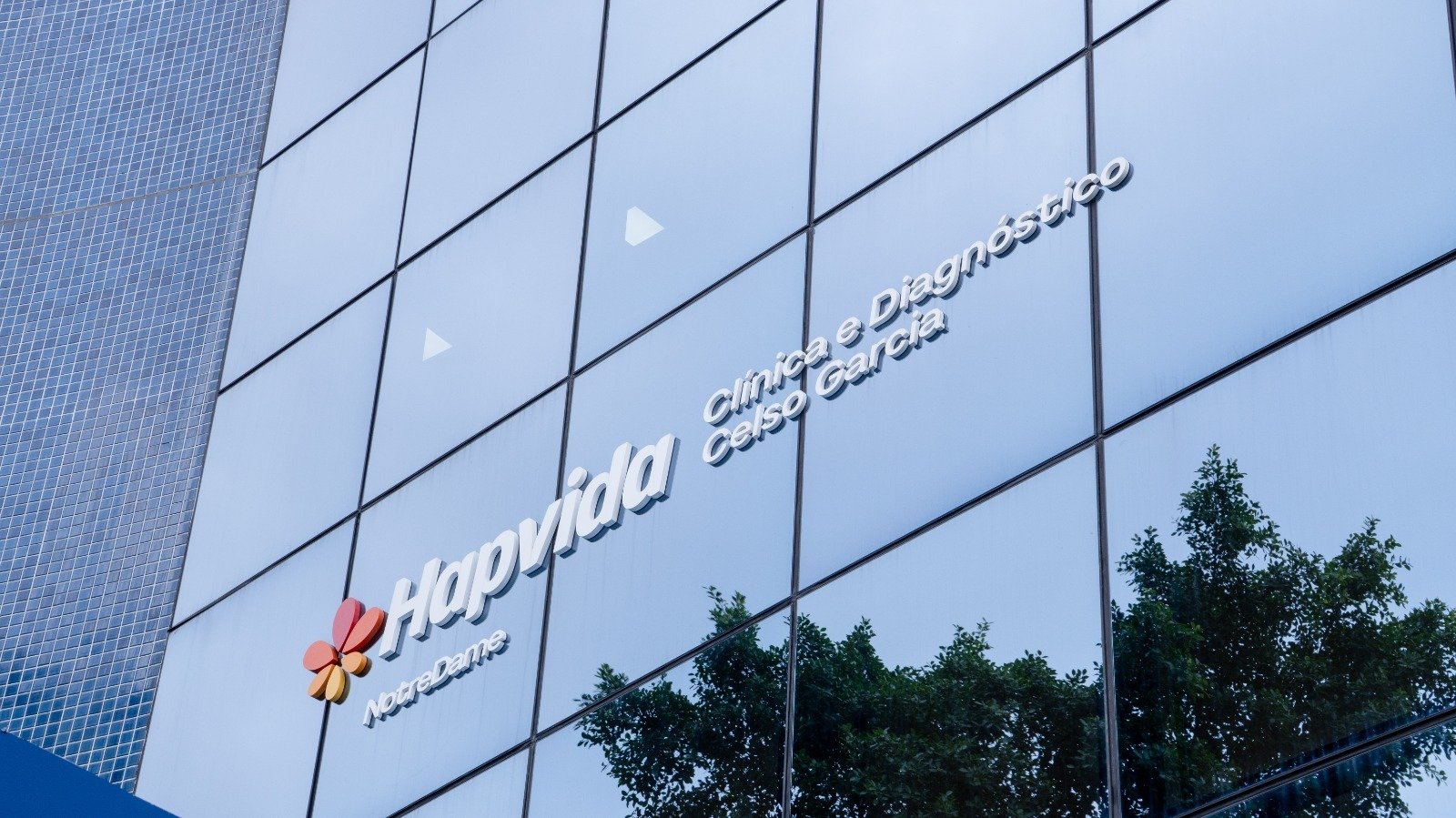 Fachada de uma das novas unidades de atendimento da Hapvida em São Paulo.