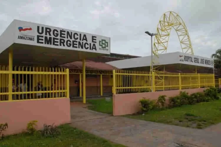 Fachada de hospital no interior do Amazonas onde idoso foi levado após passar mal em motel