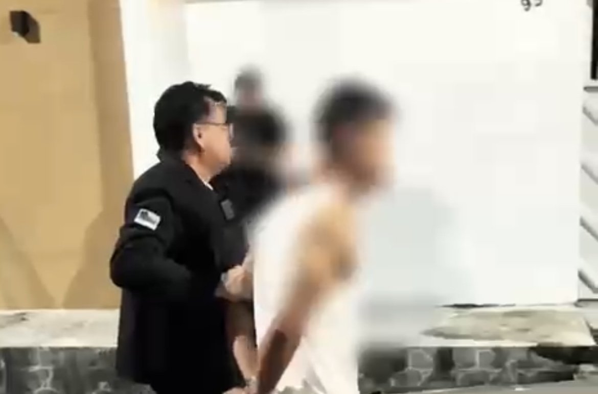 Fachada da delegacia especializada em homicidios e sequestros em manaus durante investigação de crime contra idoso.