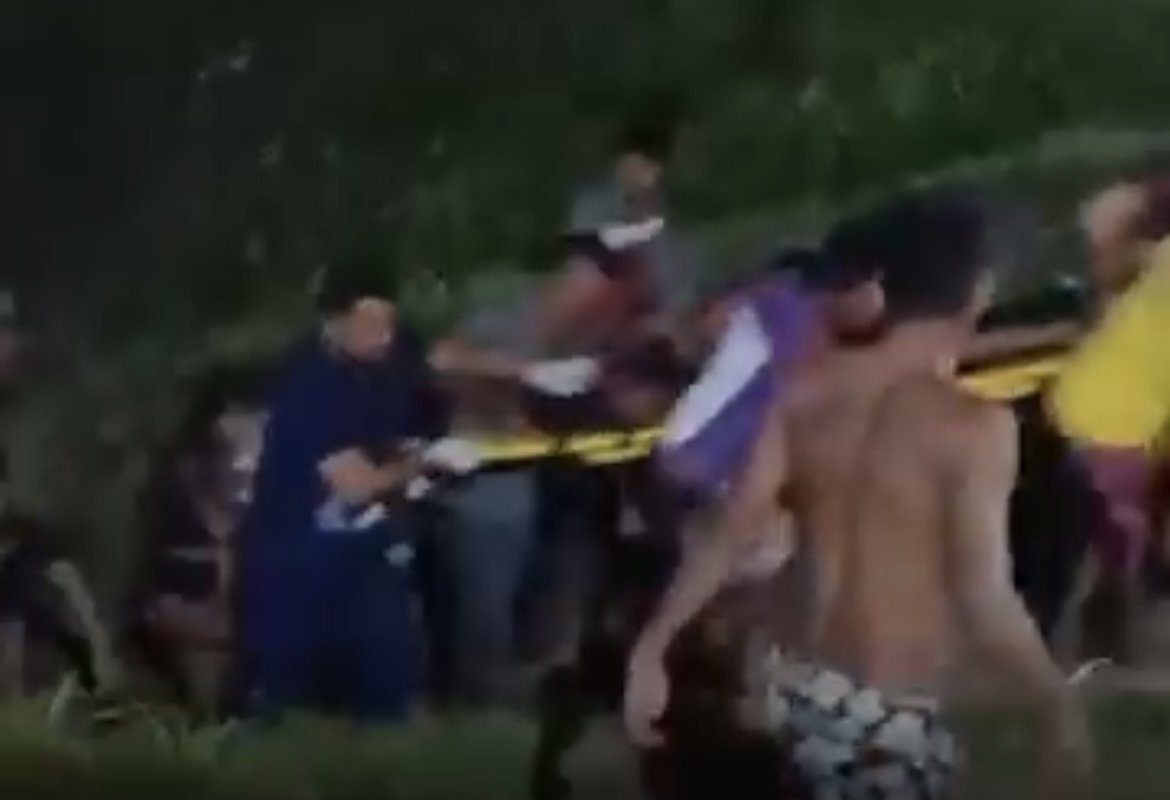 Polícia Militar e equipe médica atendem ocorrência de agressão em embarcação na orla de Maués