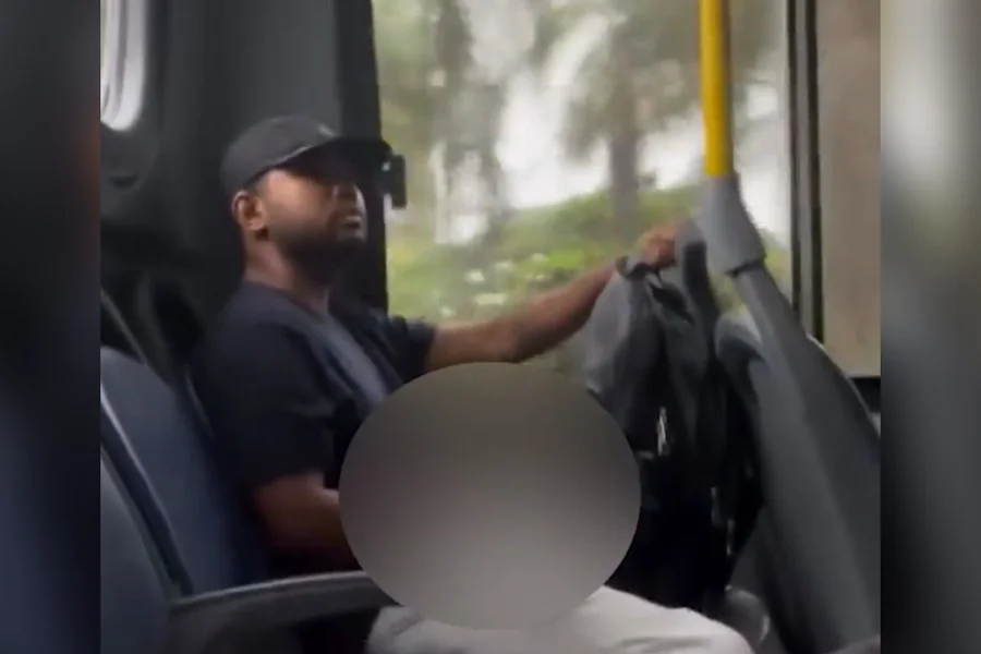 Registro de vídeo de crime de importunação sexual em transporte público no Rio de Janeiro.