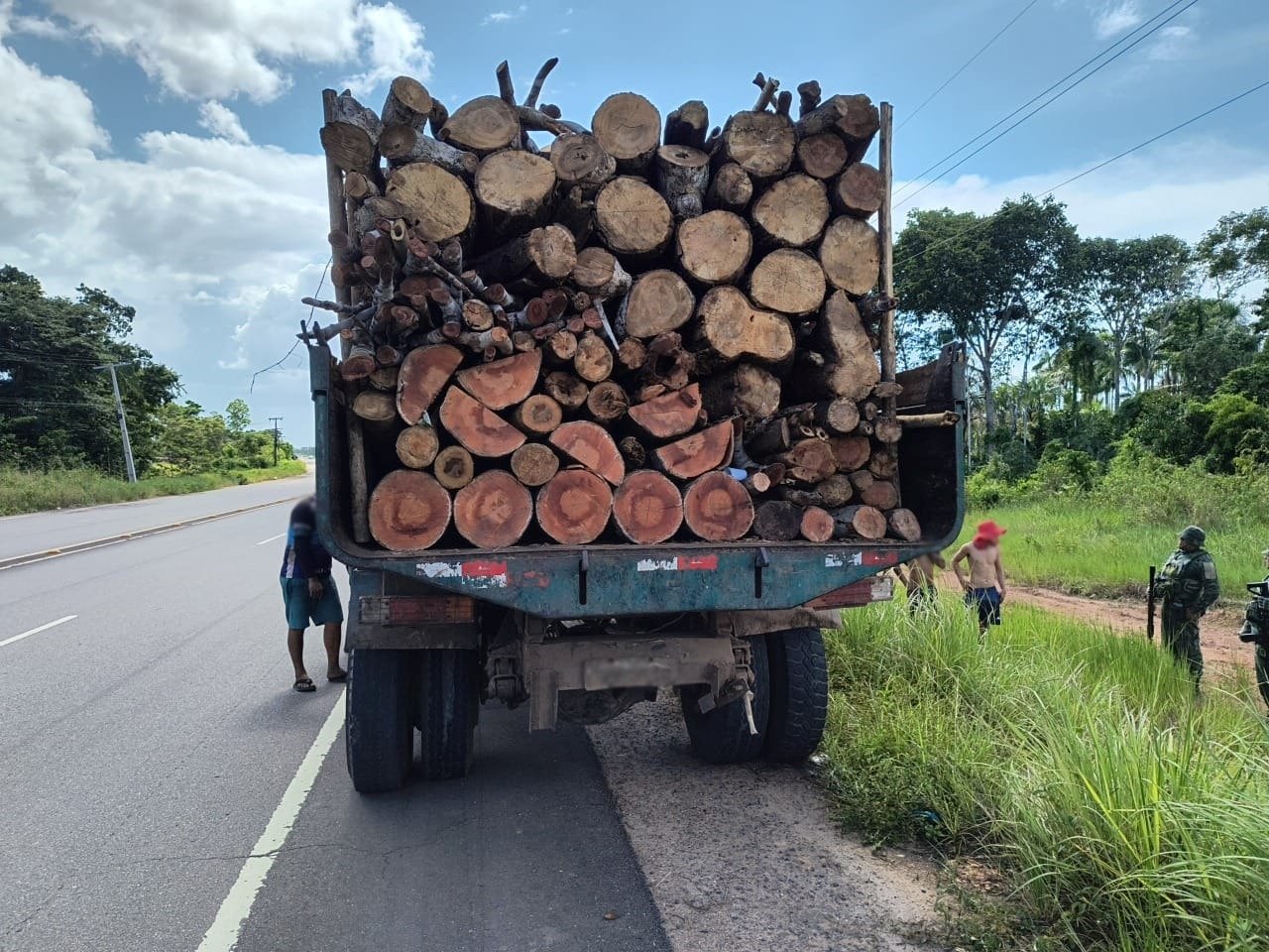Fiscalização do Ipaam combatendo crimes ambientais no Amazonas