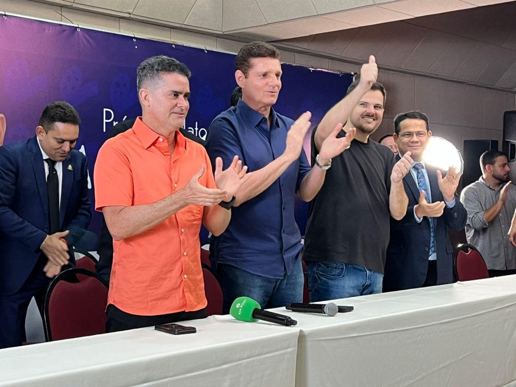 Marcos Rotta e David Almeida durante coletiva de imprensa sobre pré-candidatura ao Senado