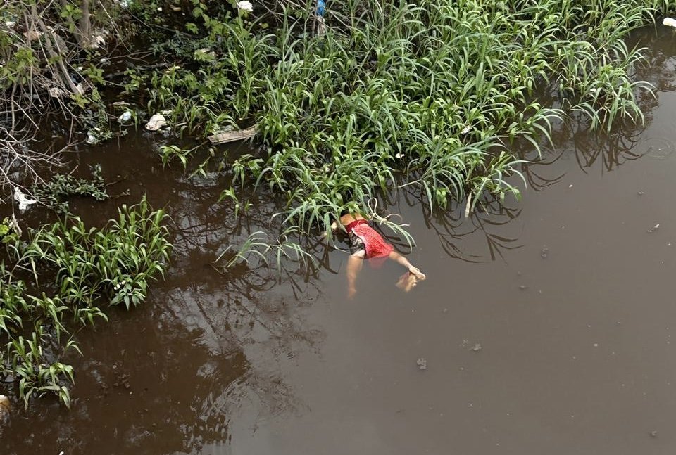 Vista da Ponte da Conciliação em Manaus onde o corpo de uma mulher foi encontrado em um igarapé.