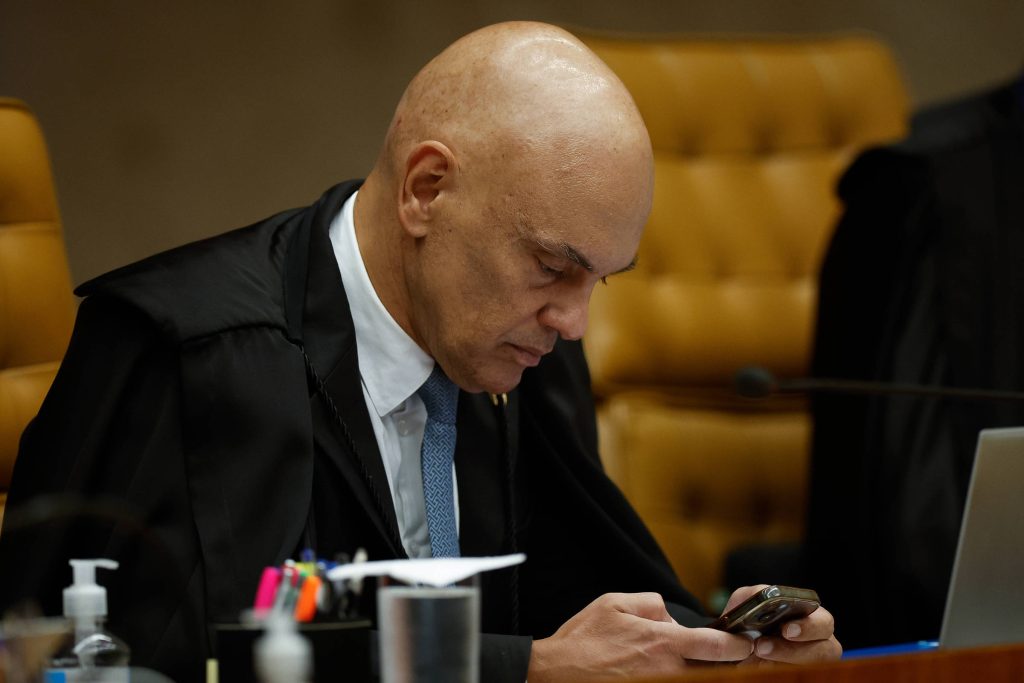 Ministro Alexandre de Moraes em sessão no Supremo Tribunal Federal