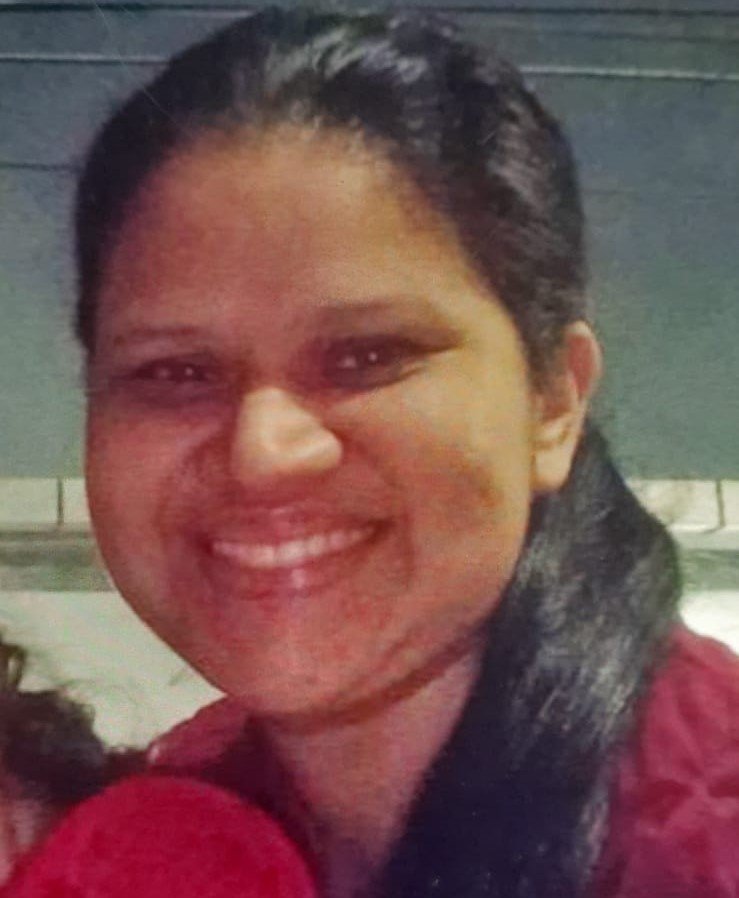 Foto de divulgação da Polícia Civil mostrando o rosto de Juliana da Silva Gomes, mulher desaparecida em Manaus.